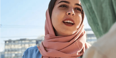 Arabic women speaking - right